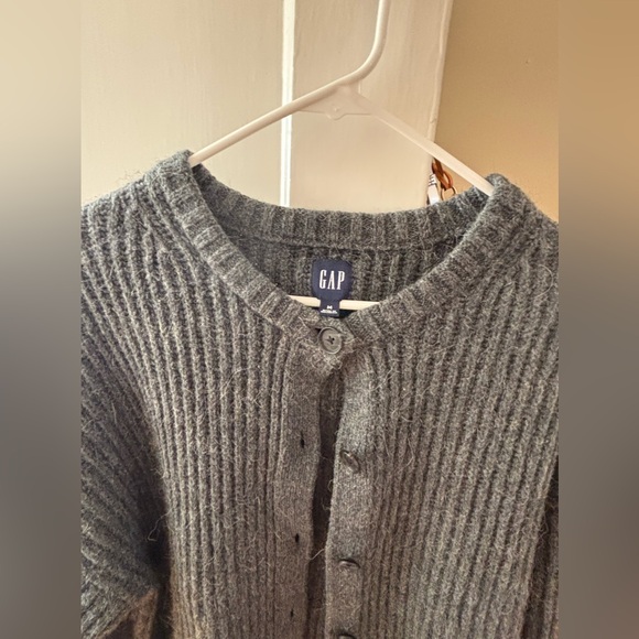 Gap Cardigan - Picture 3 of 4
